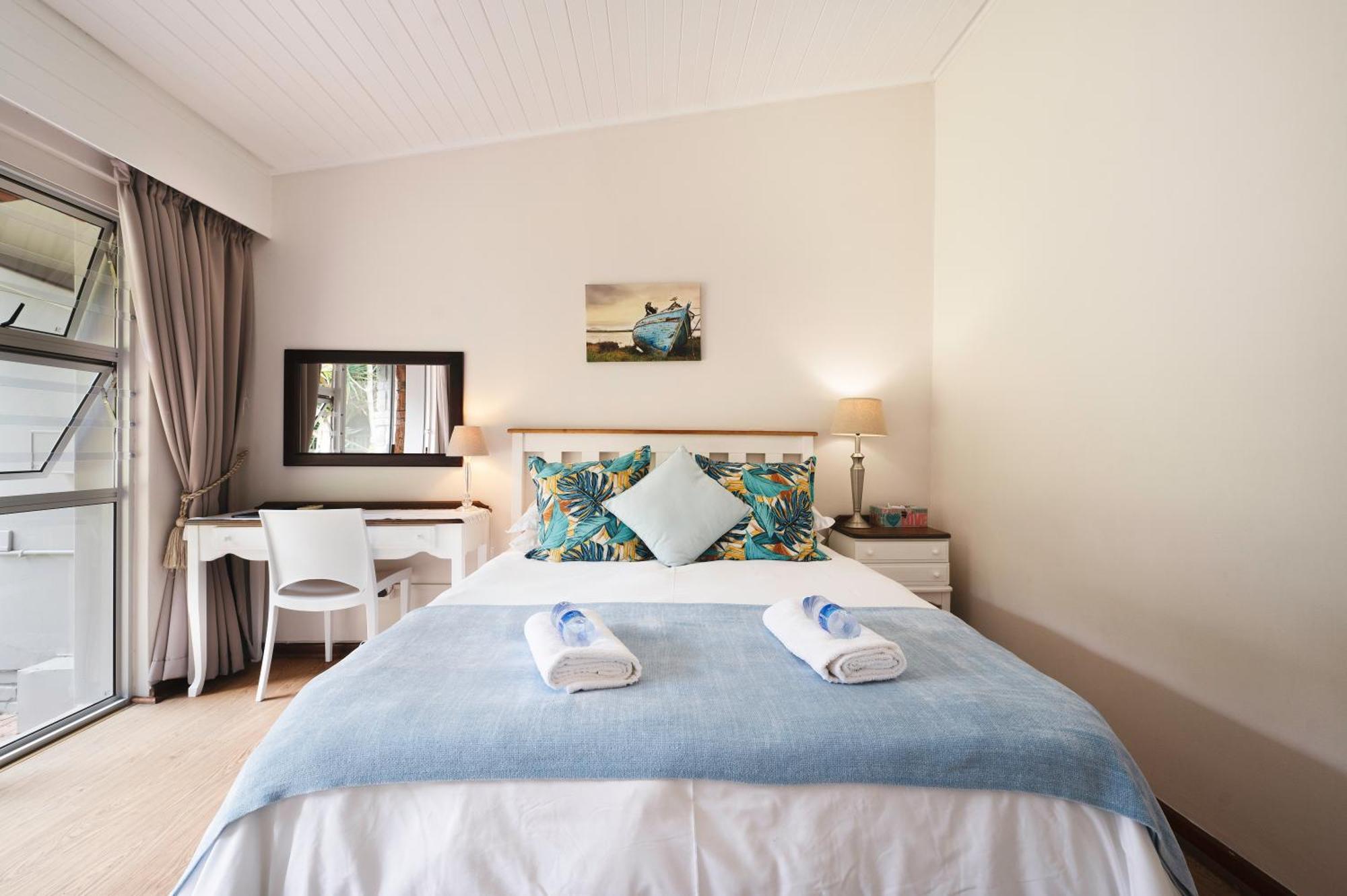 Admirals Lodge Guest House And Brightways Self Catering Apartments Port Elizabeth Exterior photo