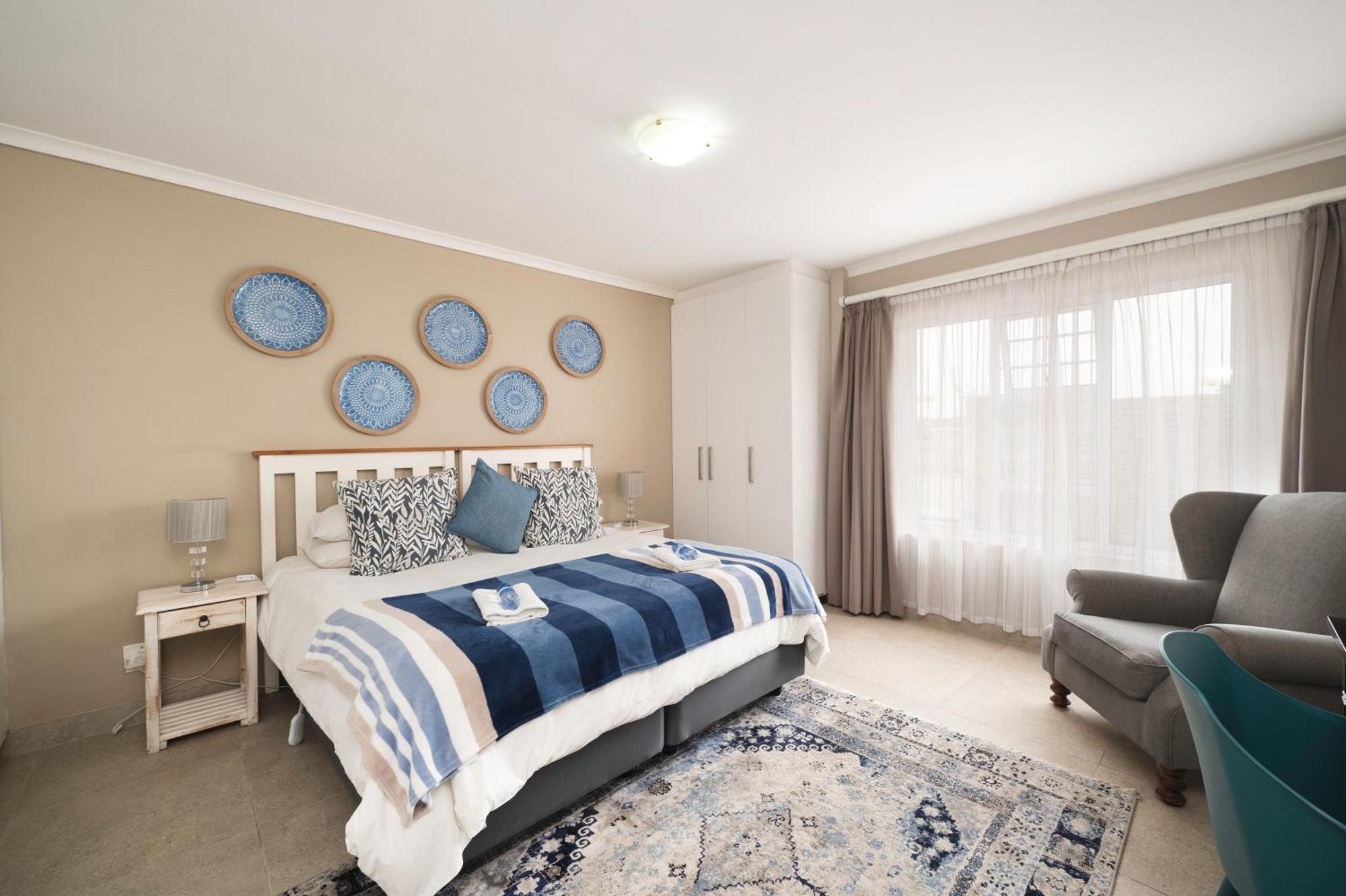 Admirals Lodge Guest House And Brightways Self Catering Apartments Port Elizabeth Exterior photo